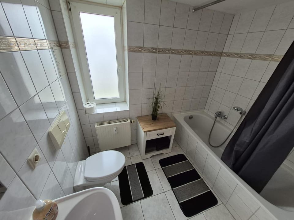 Monteurzimmer und Ferienwohnung bei Leuna, Halle, Leipzig Apartment in Thuringia, Germany
