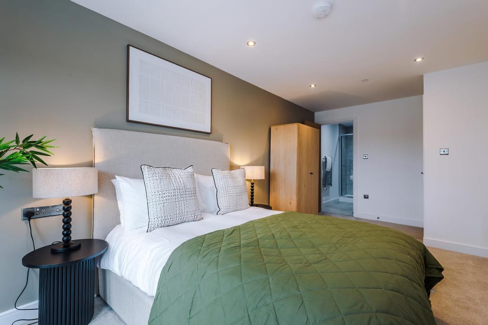 Bed, Photo of the whole room, Bedroom, wardrobe