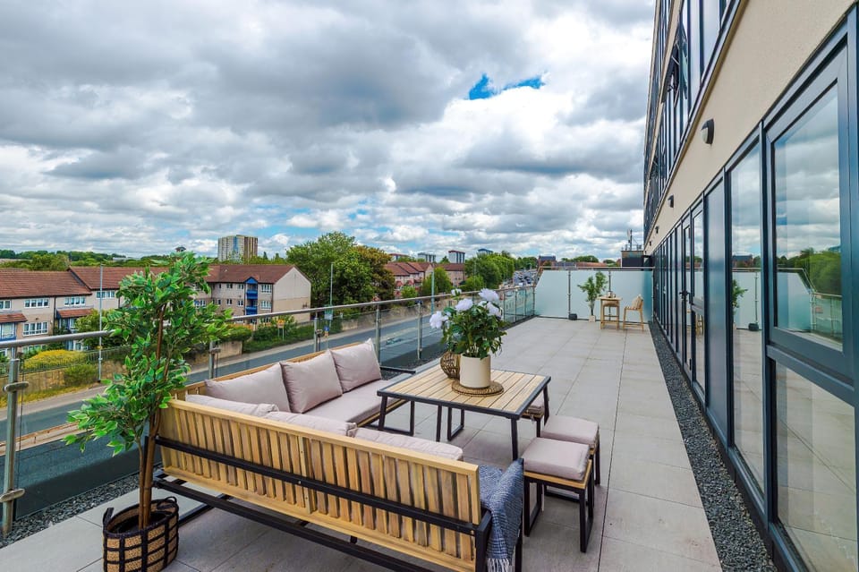 Patio, Balcony/Terrace, Seating area