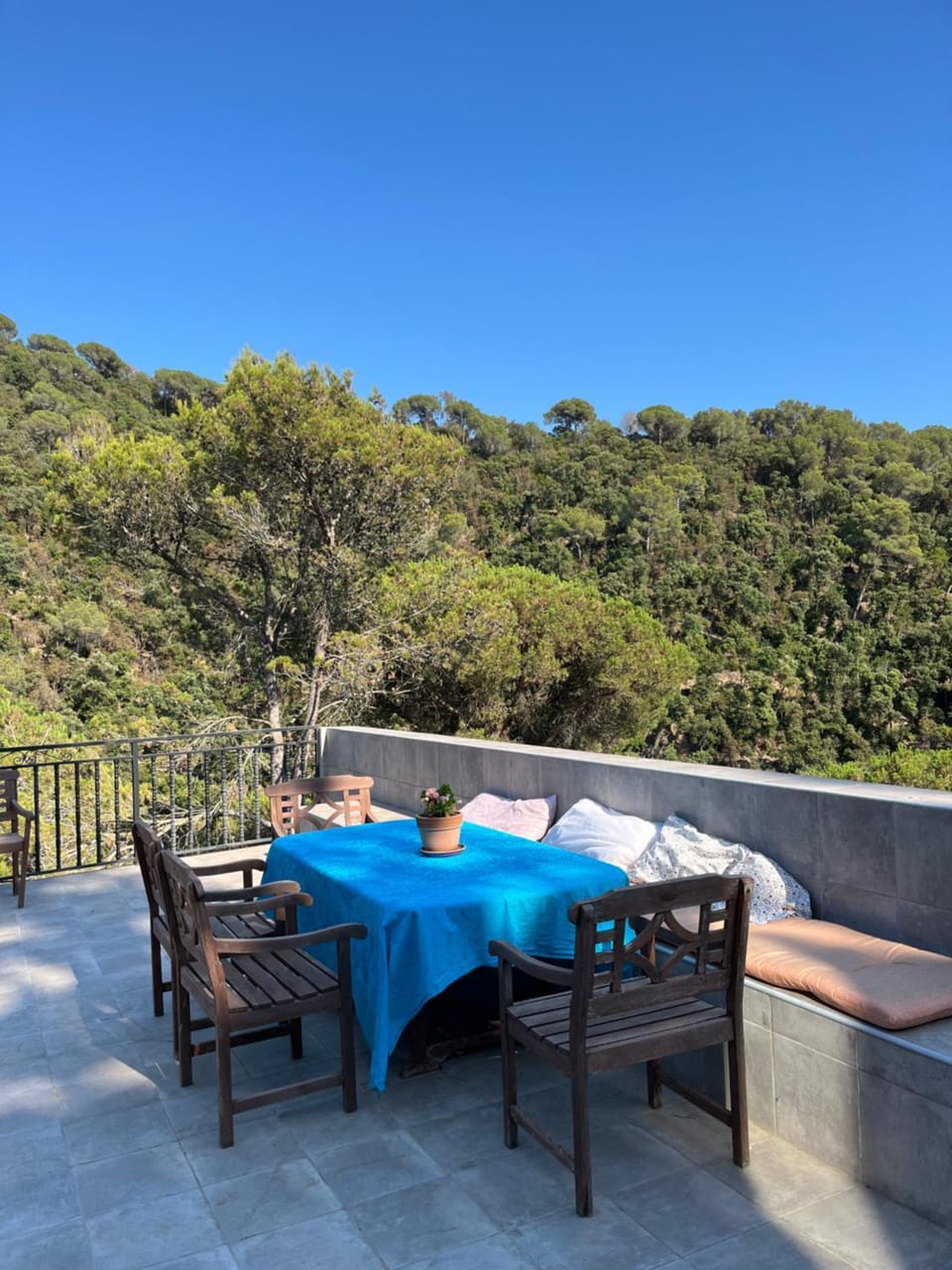 Solo Traveler's All-Inclusive Haven Bed and Breakfast in Maresme