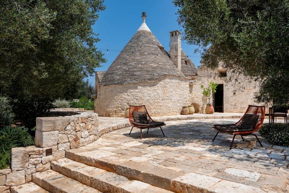 Property building, Patio, Balcony/Terrace