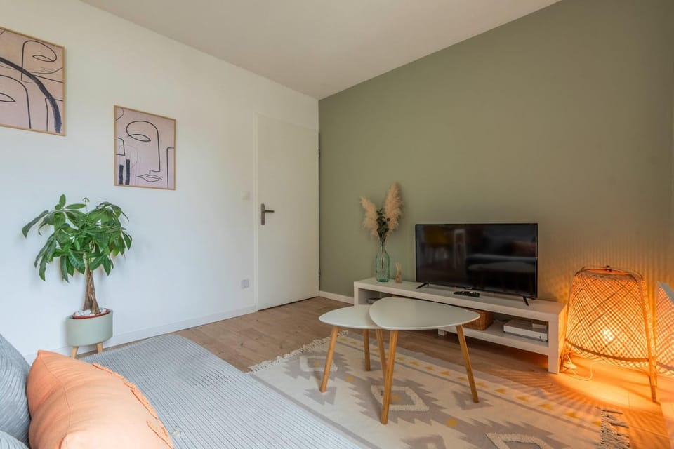 Studio calme avec parking, proche métro Apartment in Lille