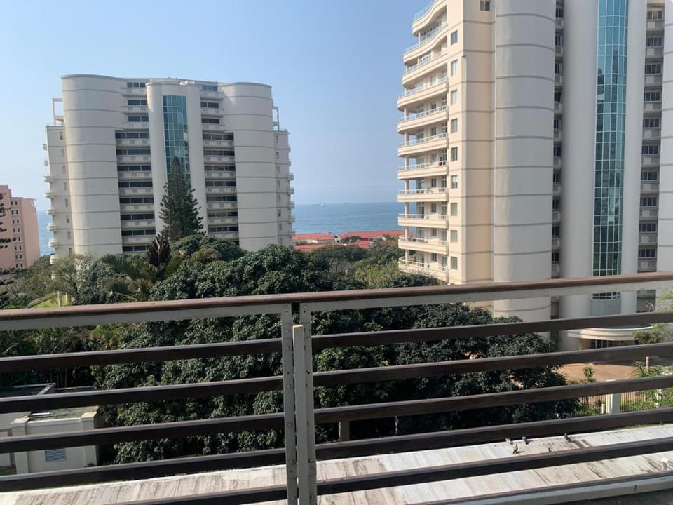 Lighthouse Towers 36 Umhlanga Village Apartment in Umhlanga