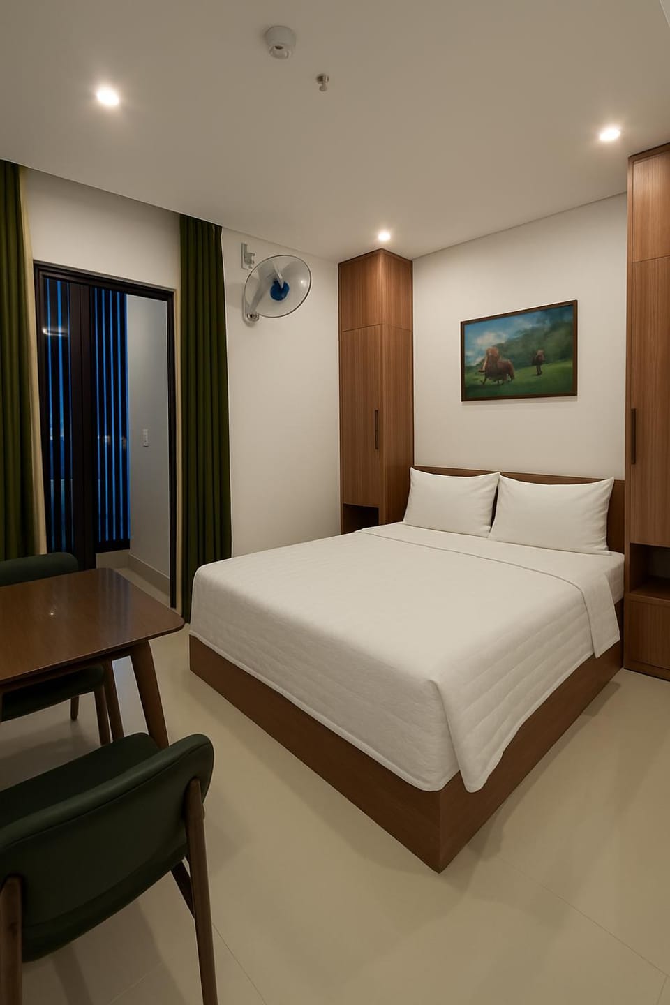 Photo of the whole room, Bedroom