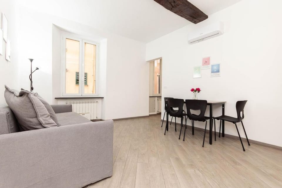 Living room, Seating area, Dining area, air conditioner
