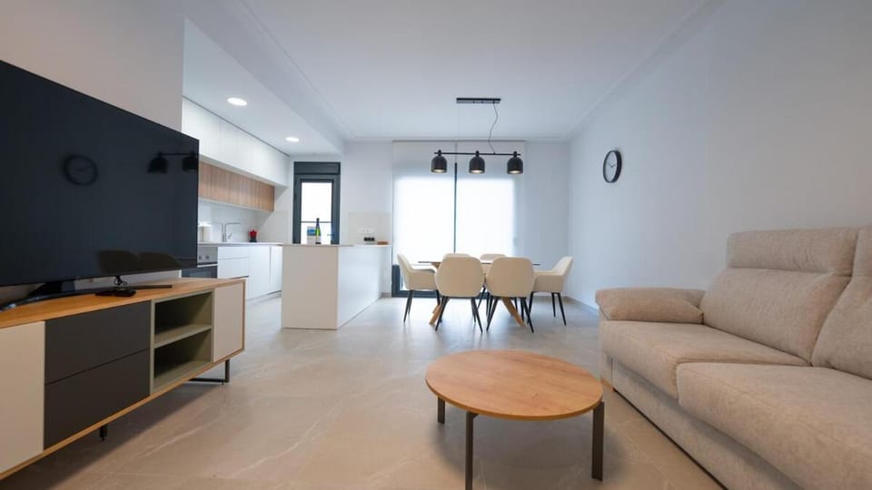 TV and multimedia, Living room, Seating area, Dining area