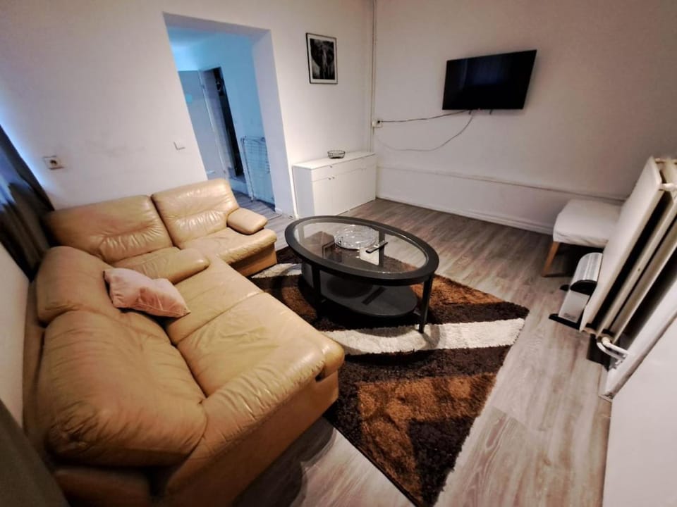 Appartement chambre et salon RDC Apartment in Liège