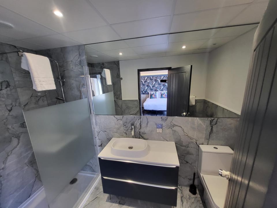 Shower, Bed, Bathroom