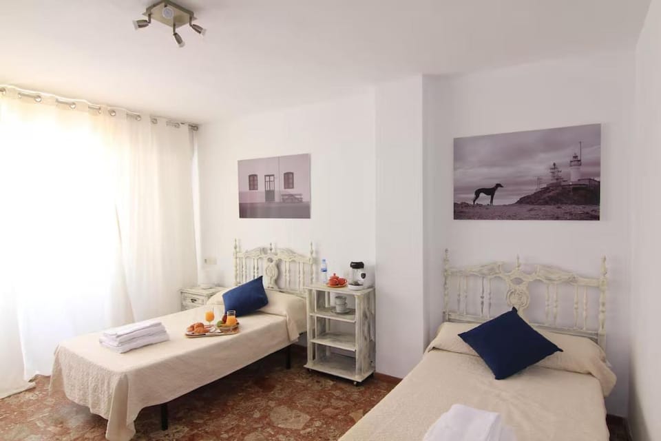 Bed, Living room, Photo of the whole room, Seating area, Bedroom, towels