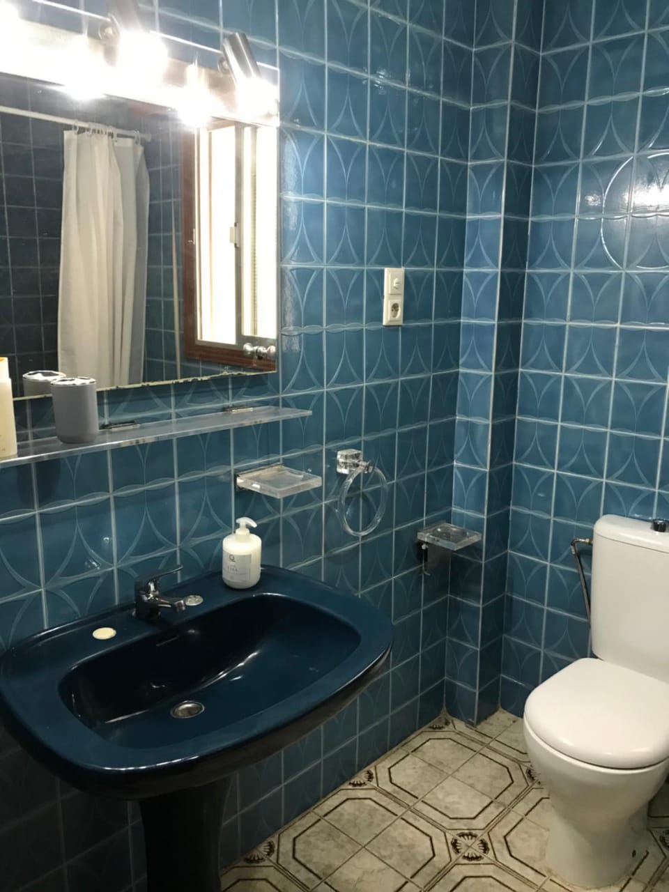 Toilet, Bathroom, Bath, towels