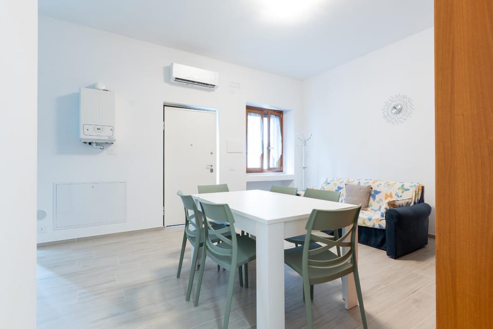 Kitchen or kitchenette, Living room, Seating area, Dining area, air conditioner