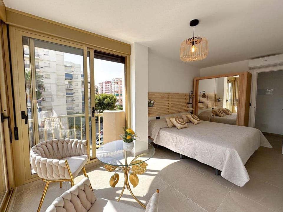 Fuengirola Gem - Sea Views - Walk to Everything Apartment in Fuengirola