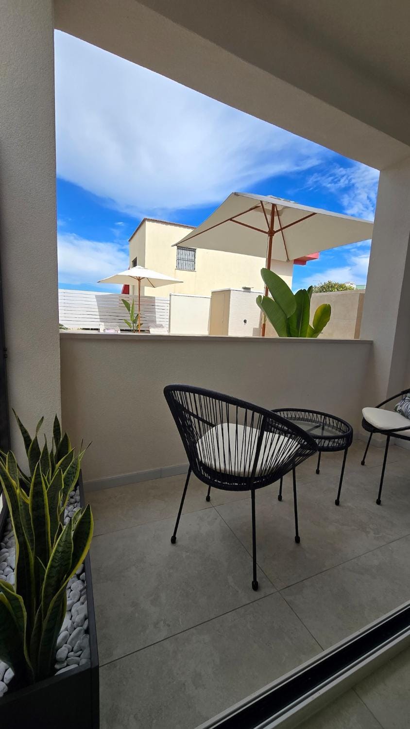 Patio, Day, Balcony/Terrace, Dining area