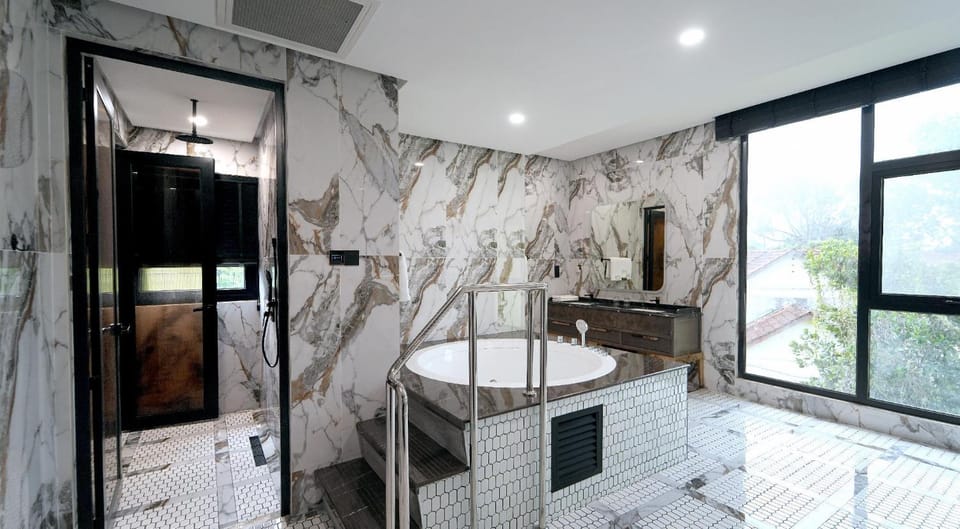 Shower, Bath