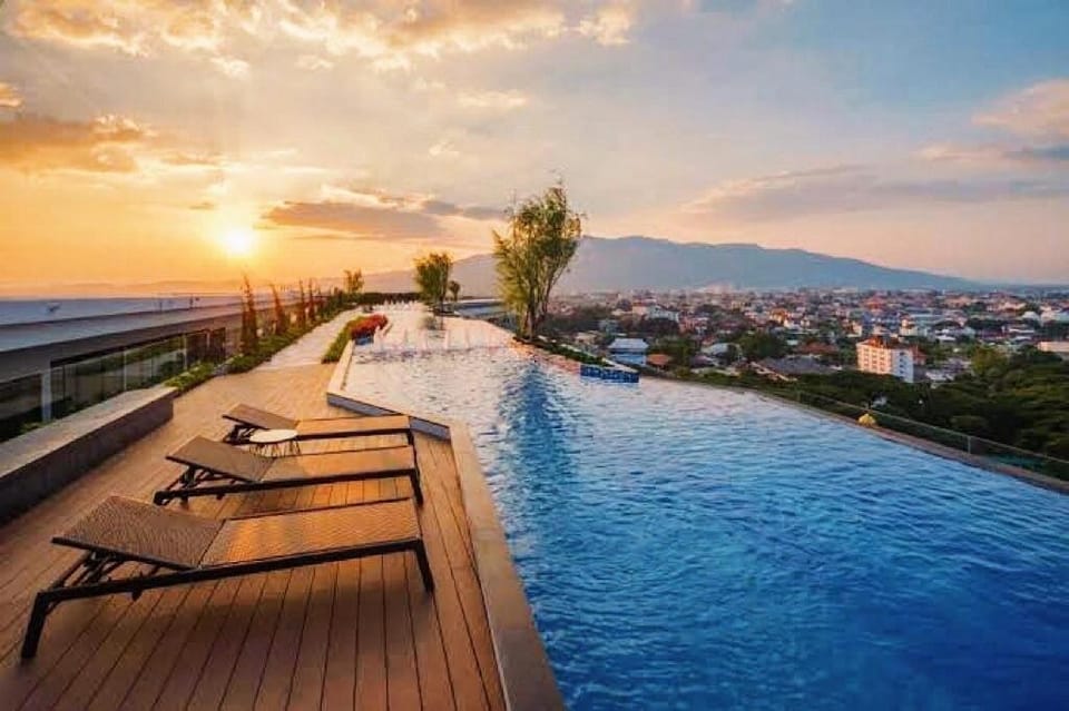 Pool view, Swimming pool, sunbed
