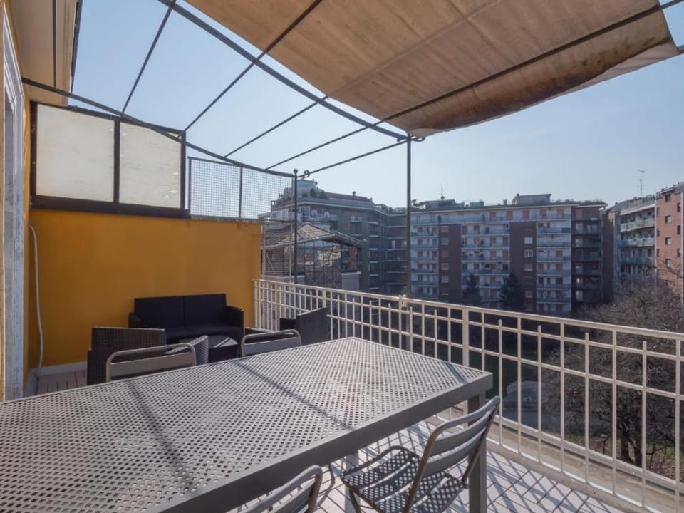 Dimore Meneghine - De Angeli Penthouse Apartment in Milan