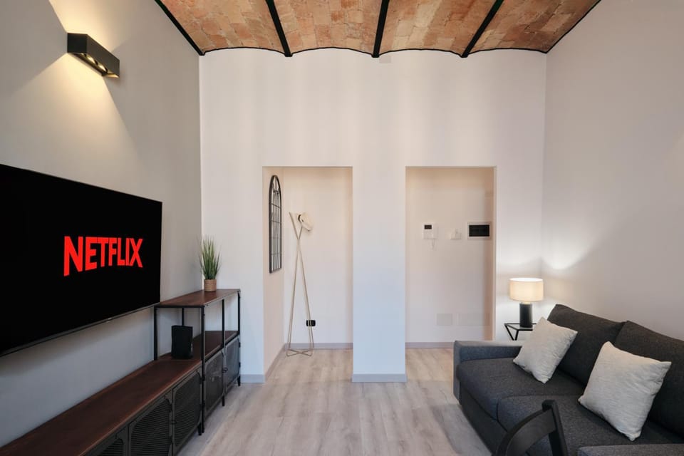 Communal lounge/ TV room, TV and multimedia, Living room, Seating area