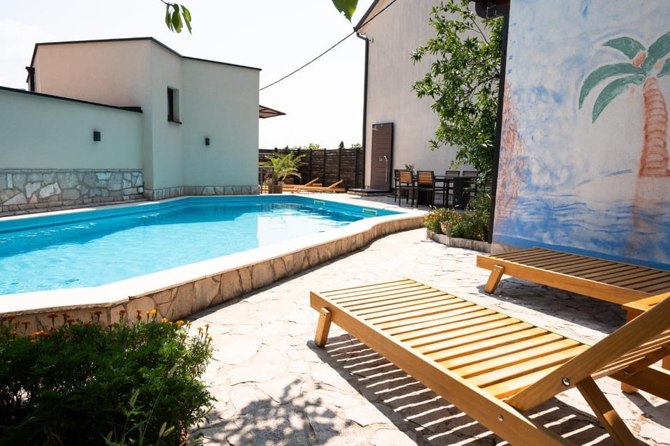 Property building, Swimming pool