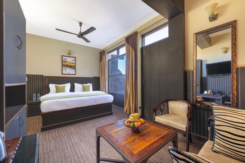 Hotel Kasauli Residency l Multi cuisine l Mashobra l 2 Kms to mall road kasauli Hotel in Himachal Pradesh