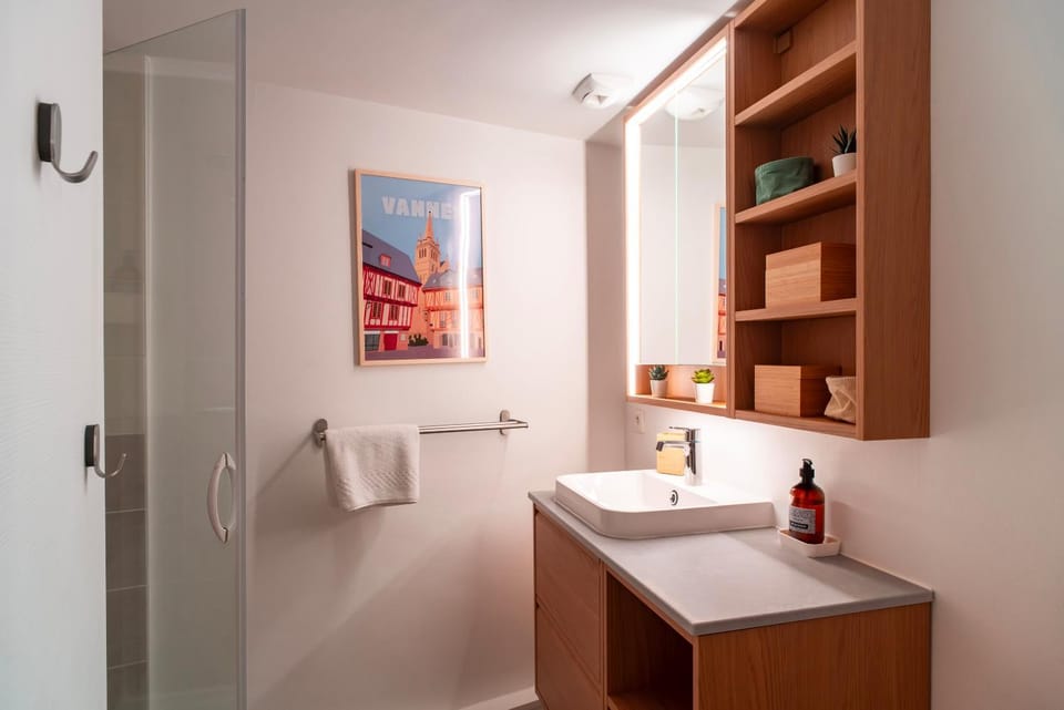 Bathroom, towels