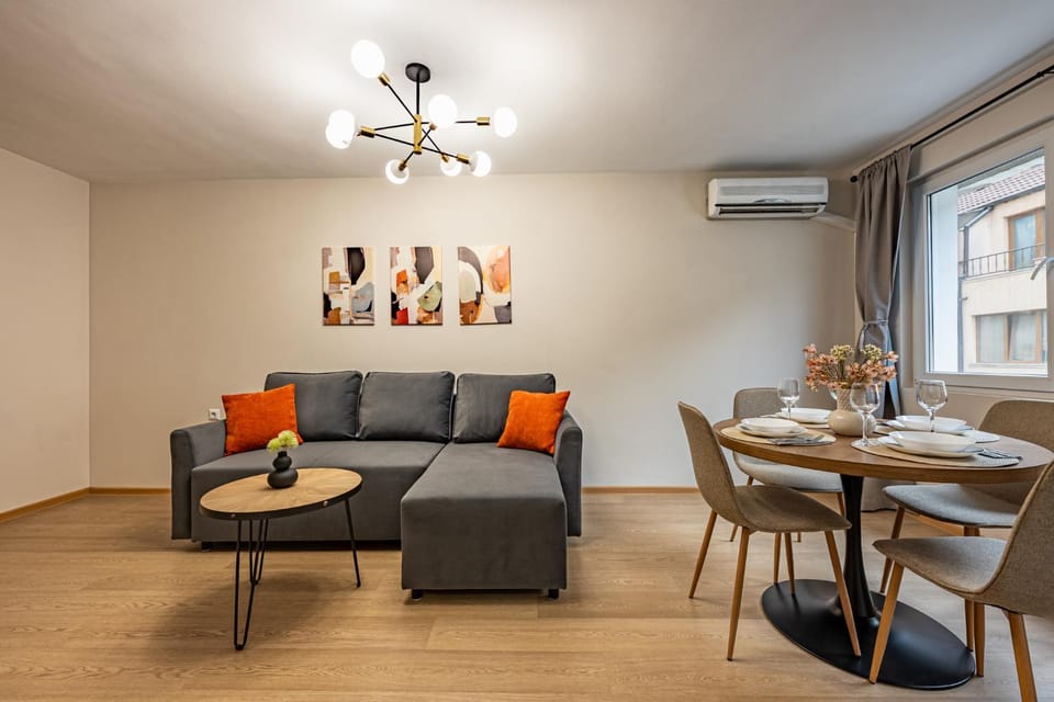 Living room, Seating area, Dining area, air conditioner