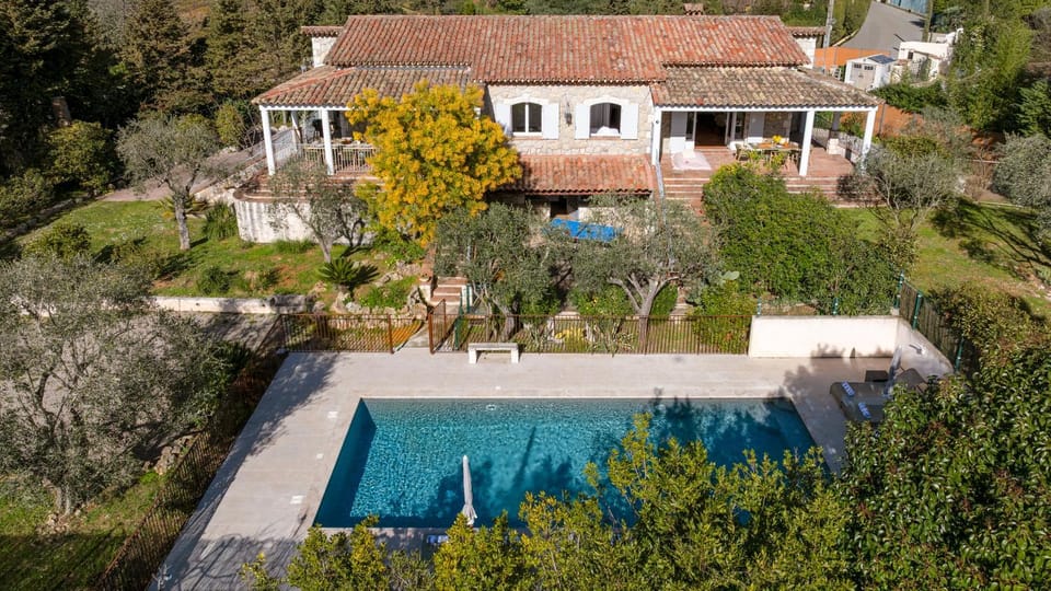Property building, Natural landscape, Bird's eye view, Garden view, Pool view, Swimming pool, sunbed
