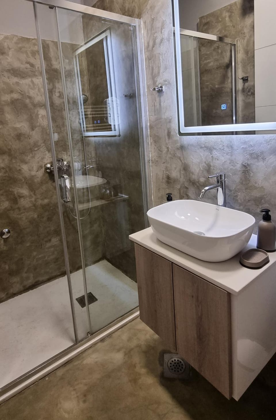Shower, Bathroom
