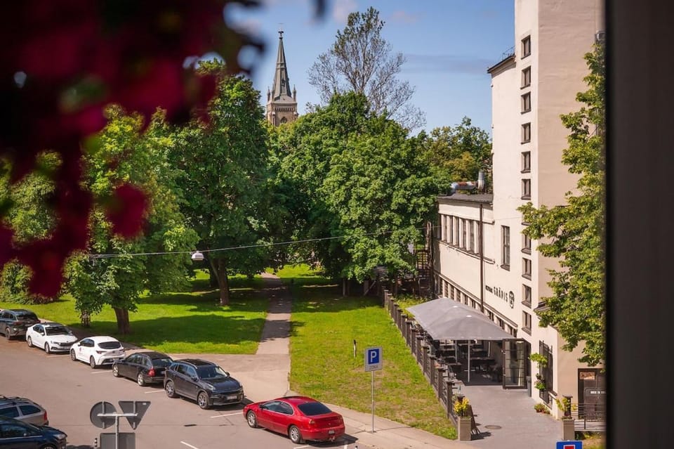 Neighbourhood, Natural landscape, Street view