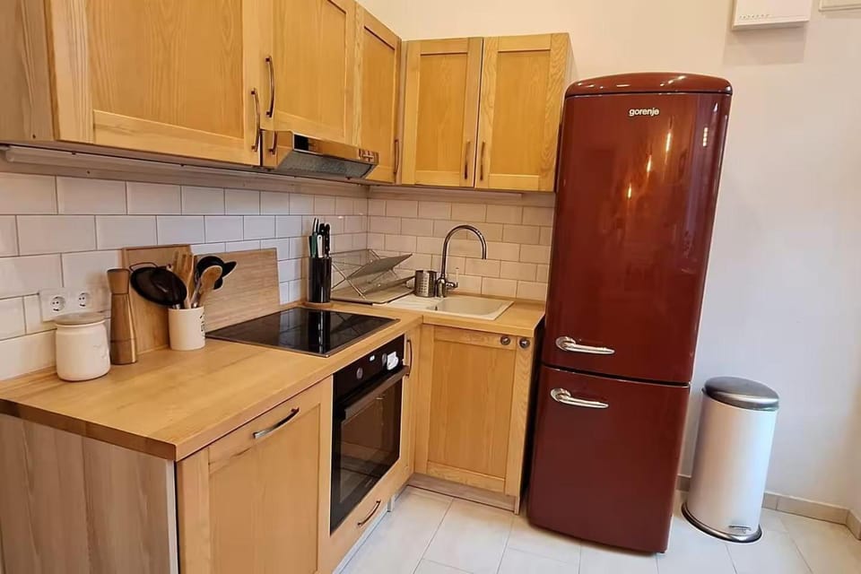 Kitchen or kitchenette, oven, stove