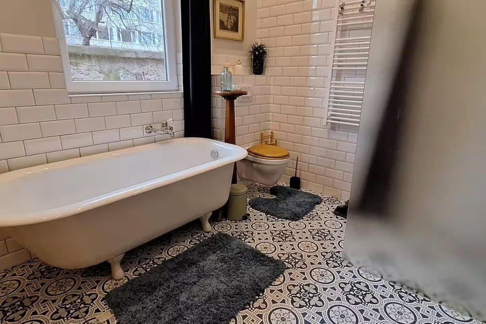 Bathroom, Bath
