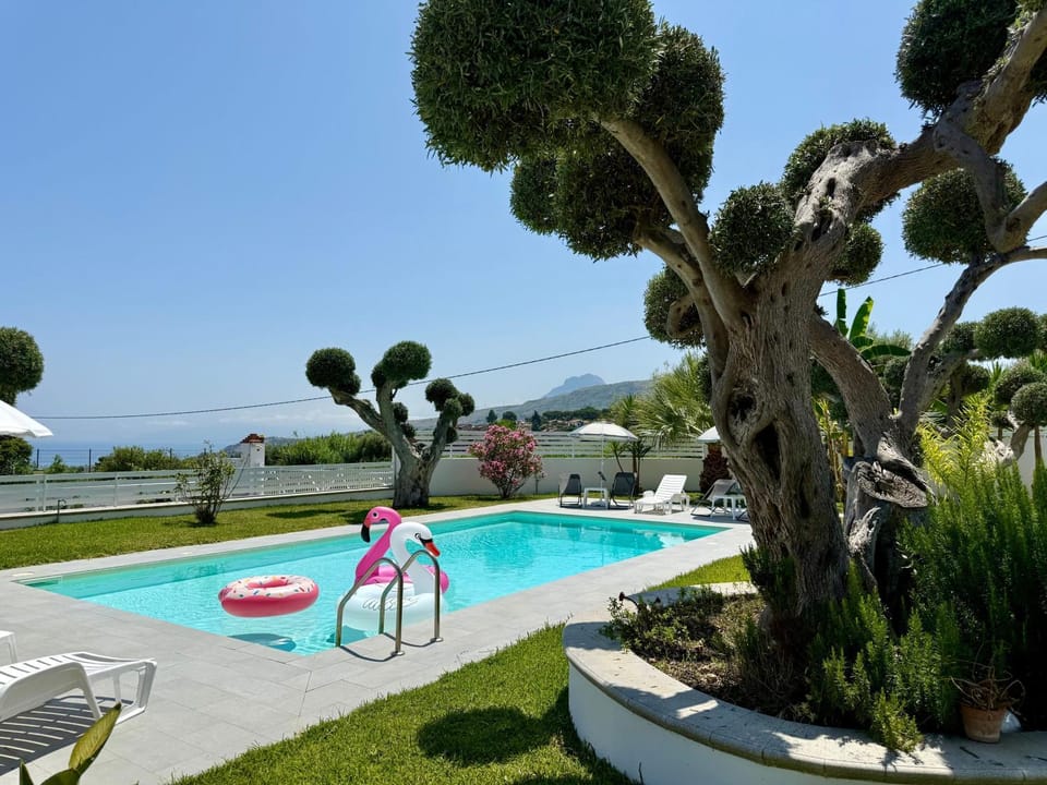Spring, Day, Natural landscape, Garden, Garden view, Pool view, Swimming pool, sunbed