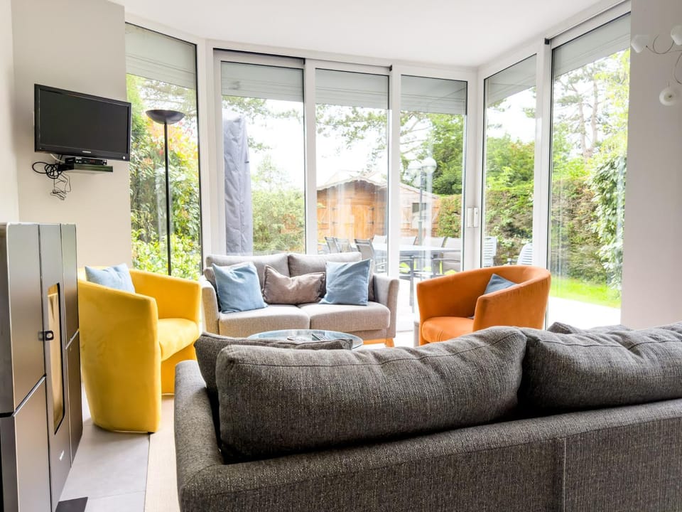 Large lakeside house - Mayvillage House in Hauts-de-France
