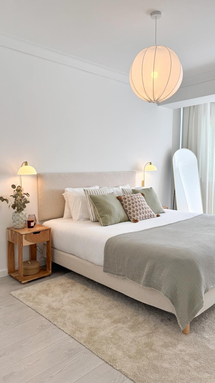 Bed, View (from property/room), Decorative detail, Bedroom, towels, wardrobe