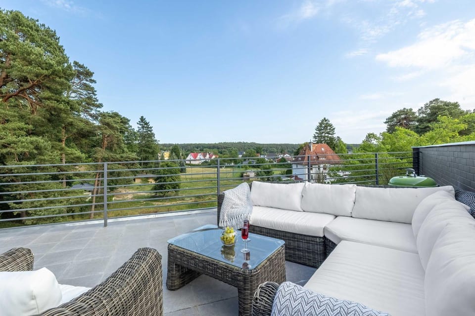 Spring, Day, Natural landscape, View (from property/room), Balcony/Terrace, Living room, Seating area