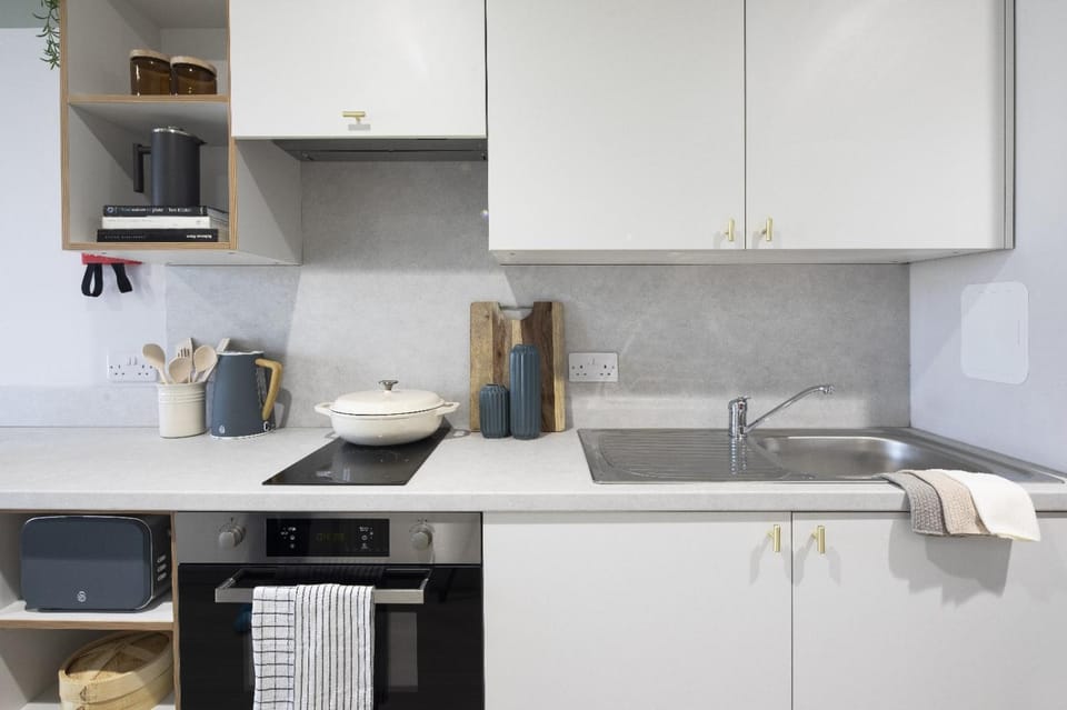 Kitchen or kitchenette