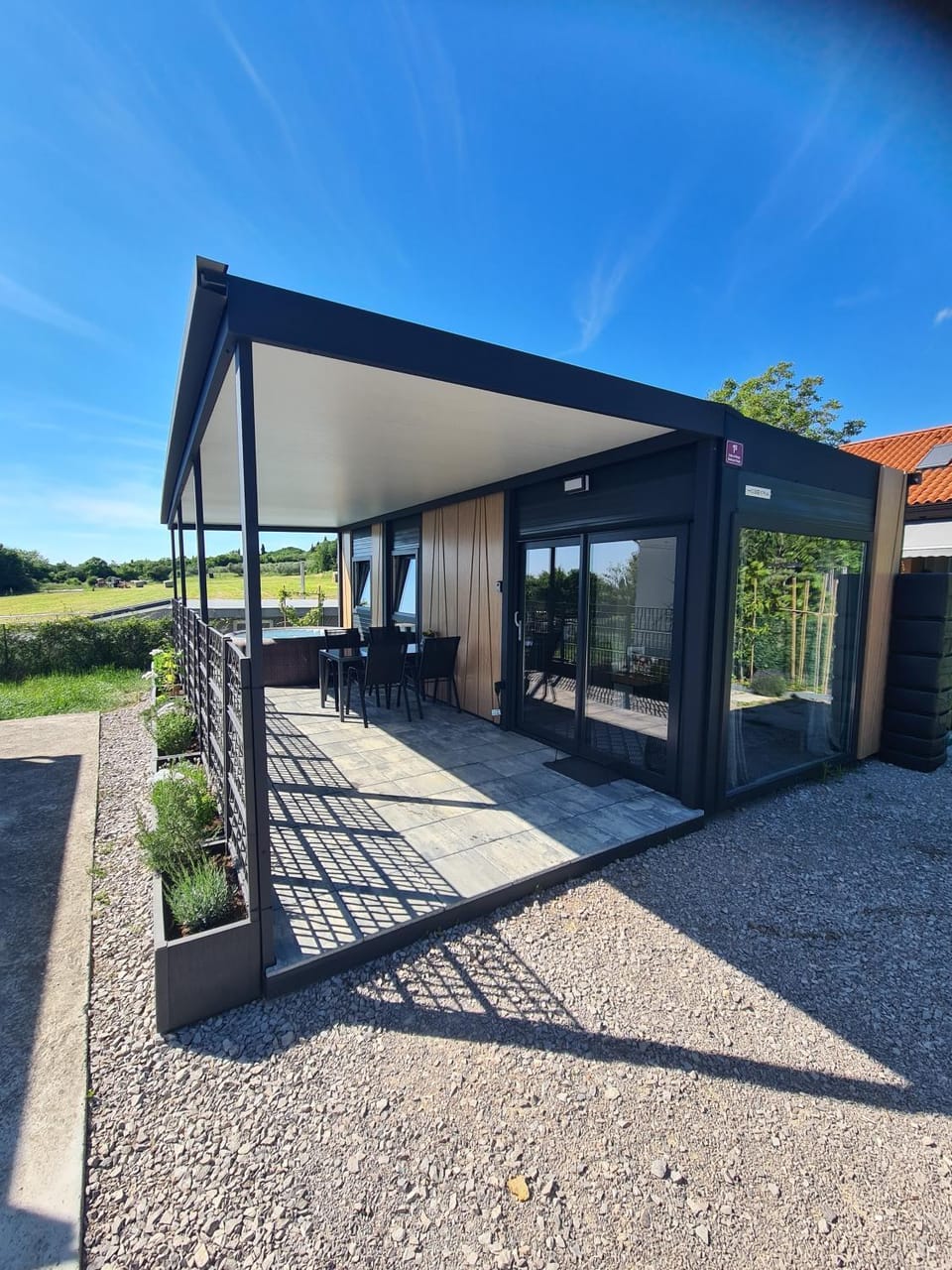 Facade/entrance, Balcony/Terrace, Dining area, Sea view
