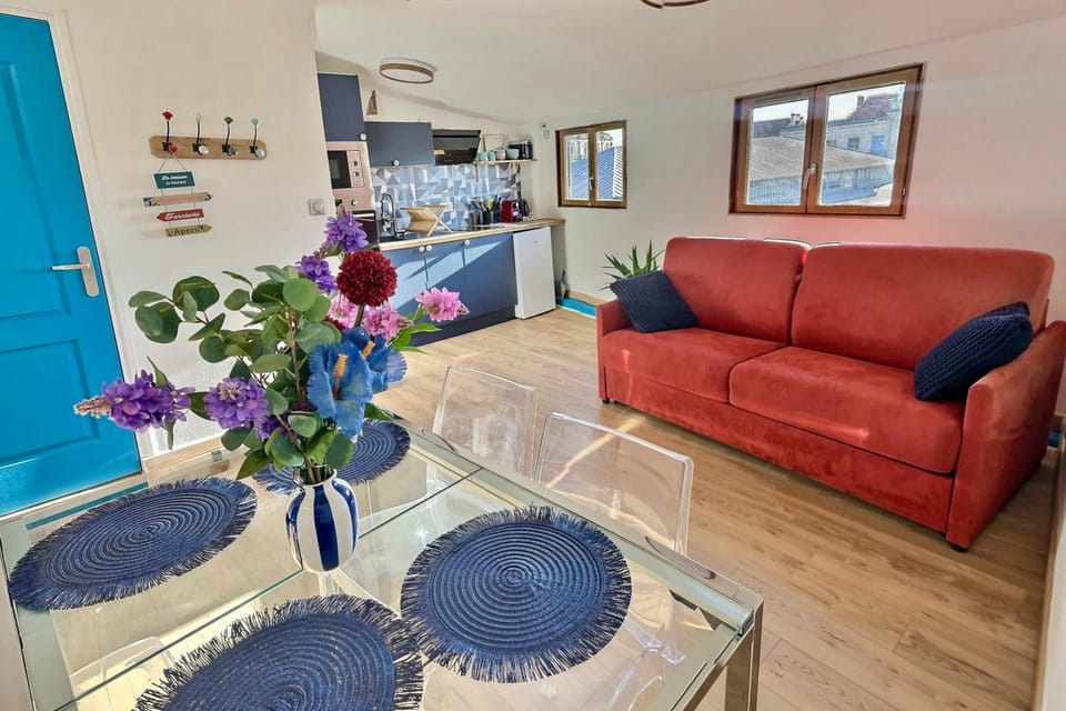 Kitchen or kitchenette, Living room, Dining area