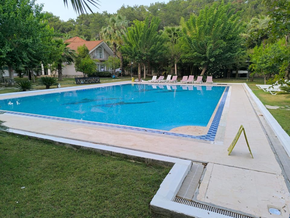 Balcony/Terrace, Swimming pool