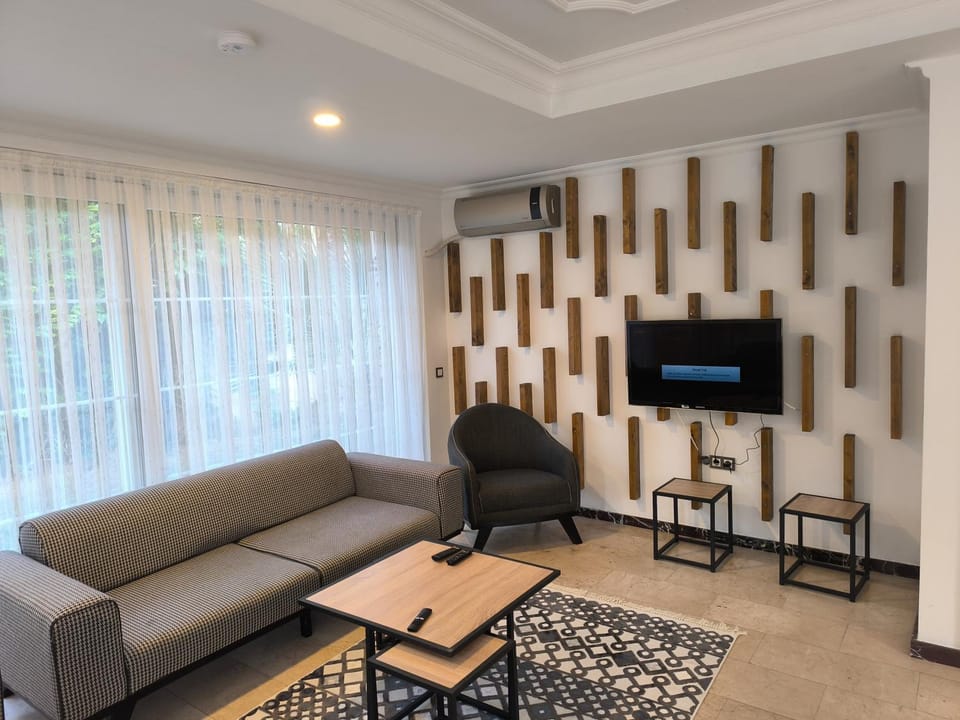 Communal lounge/ TV room