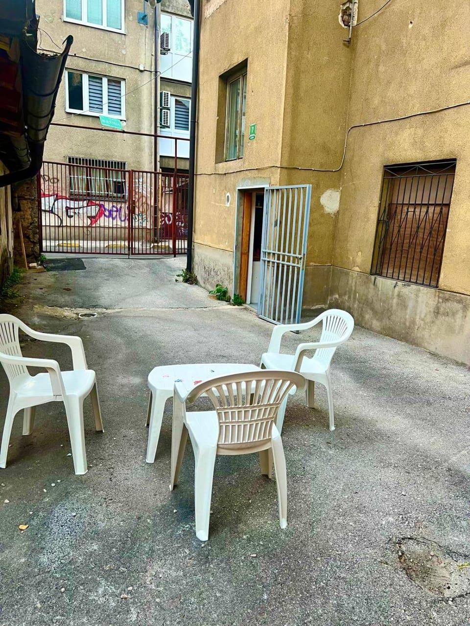 Property building, Balcony/Terrace