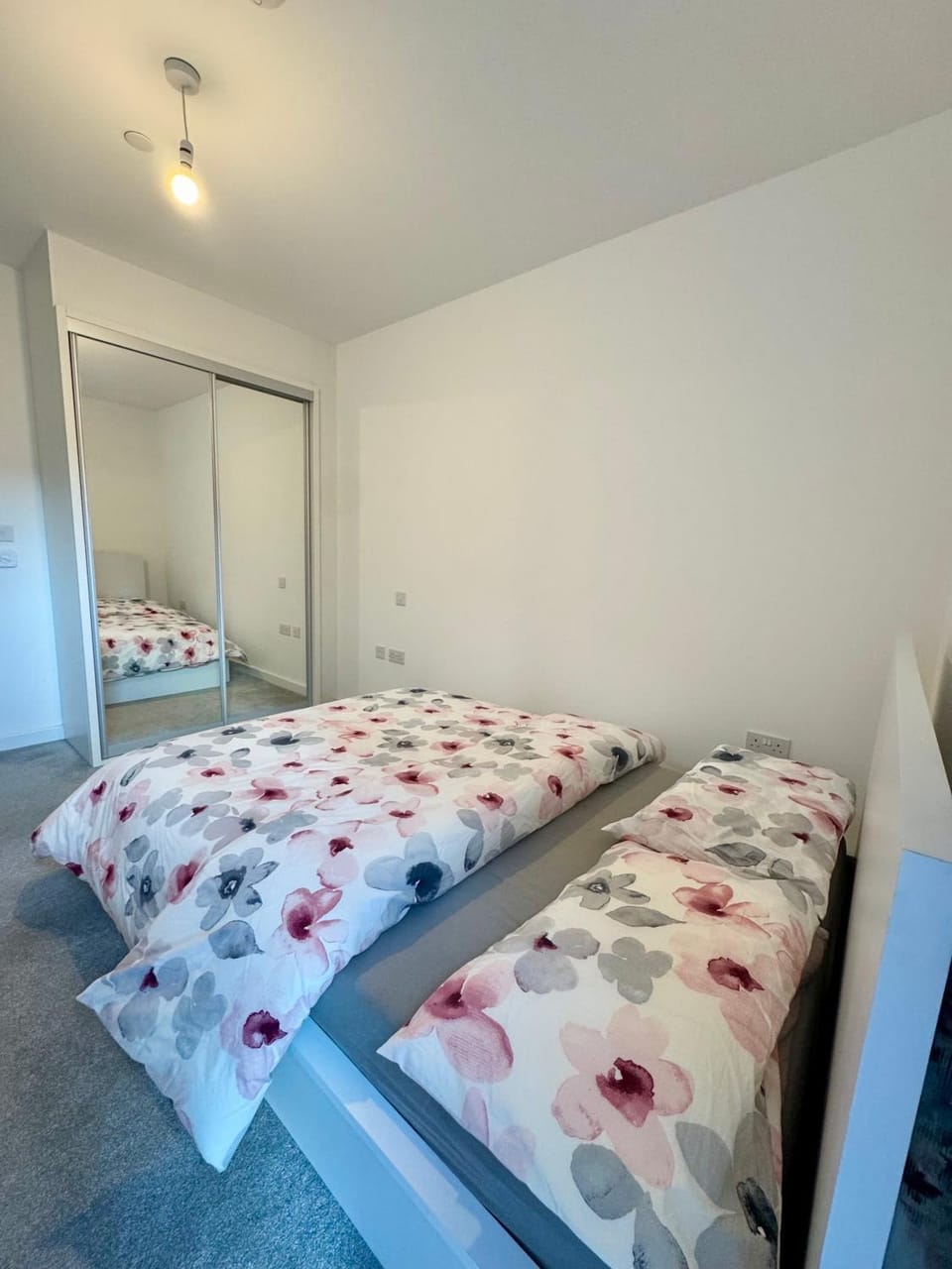 Cozy Modern Room In London Vacation rental in Isleworth