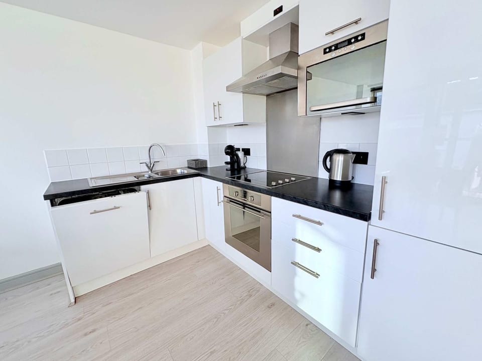 Coffee/tea facilities, Kitchen or kitchenette, dishwasher, minibar, stove, toaster