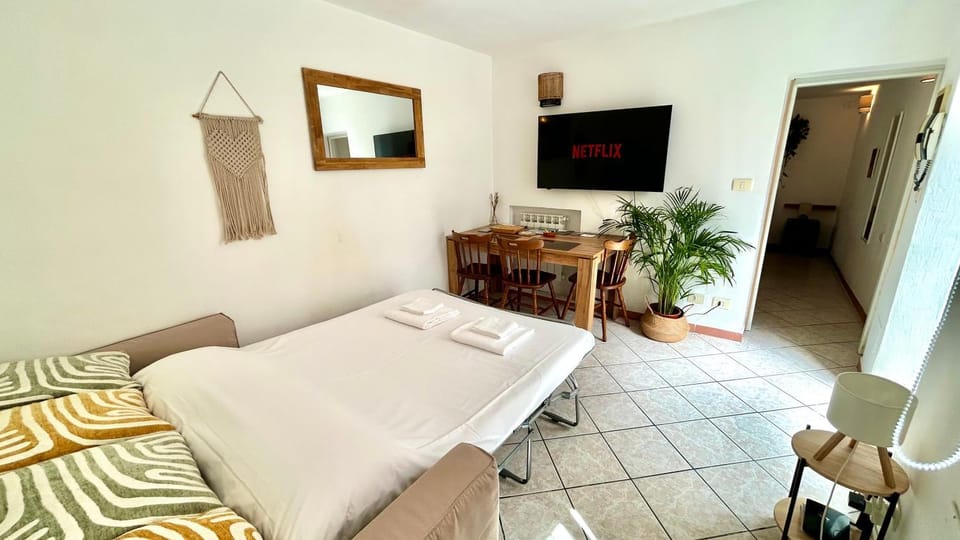 Communal lounge/ TV room, Bed, TV and multimedia, Evening entertainment