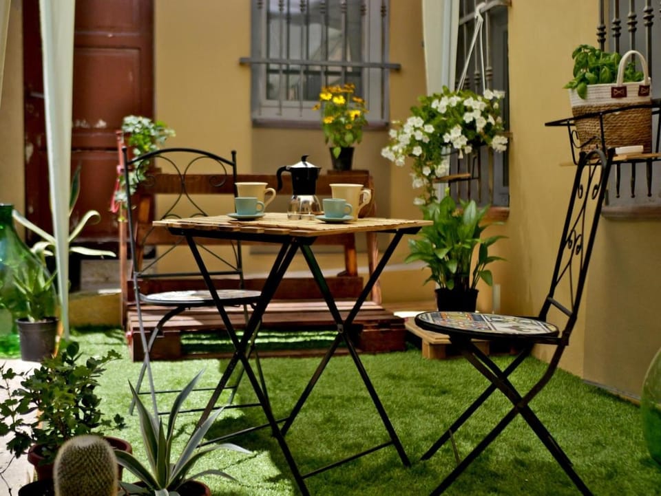Spring, Garden, Dining area