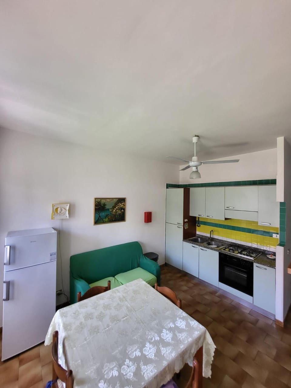 Kitchen or kitchenette, Seating area