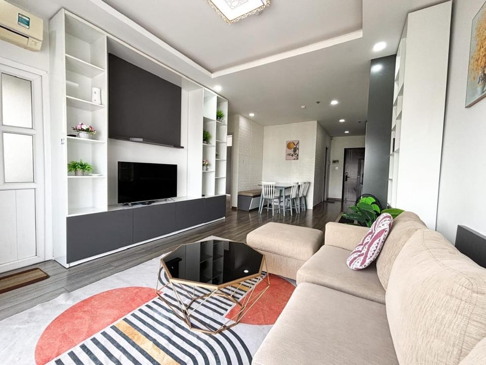 Communal lounge/ TV room, TV and multimedia, Living room, Seating area, Evening entertainment