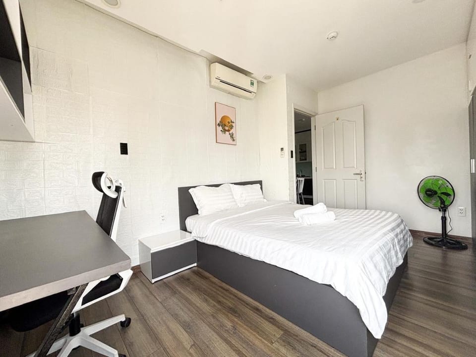 Bed, Bedroom, air conditioner