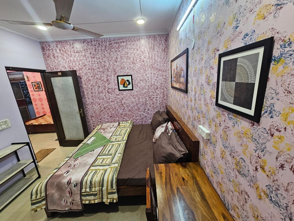 Bed, Photo of the whole room, Bedroom