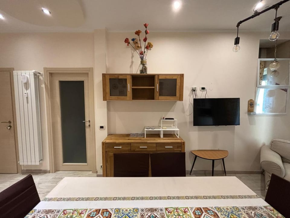 Communal lounge/ TV room, TV and multimedia