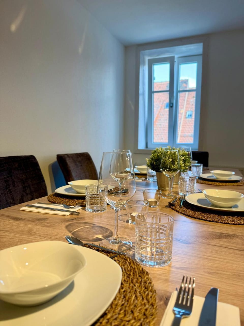 Seating area, Dining area, Food